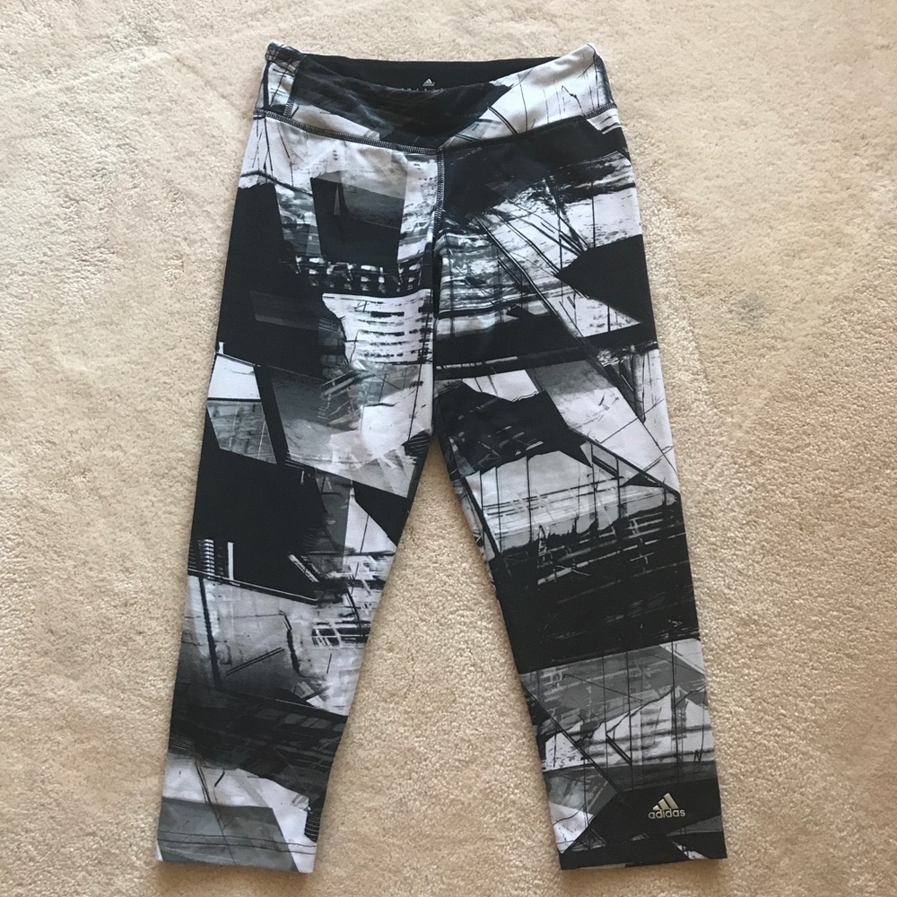 Adidas Size Small ClimaLite Crop Leggings